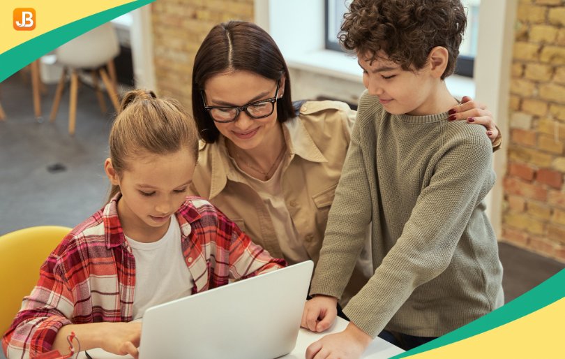 What Features Make After-School Software Work for Busy Parents?