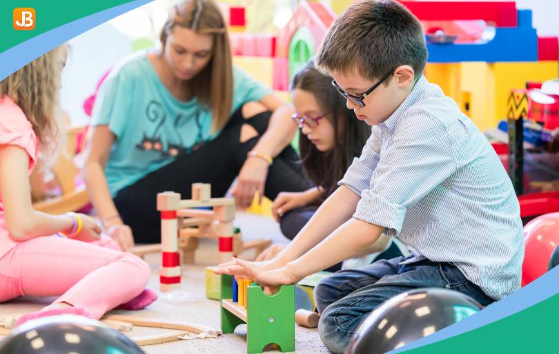 How Do Camps Plan Summer Camp Activities for Multiple Weeks?